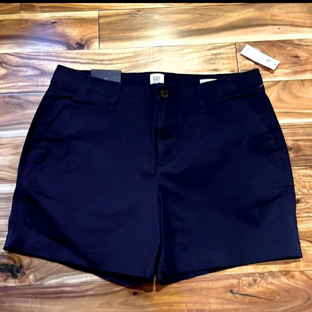 New with tags Gap City short 5" inseam